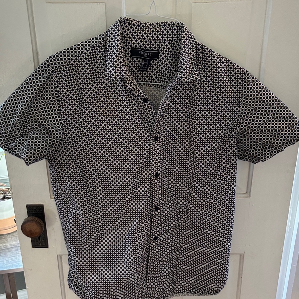 Forever 21 Black and White Patterned Button Down Shirt